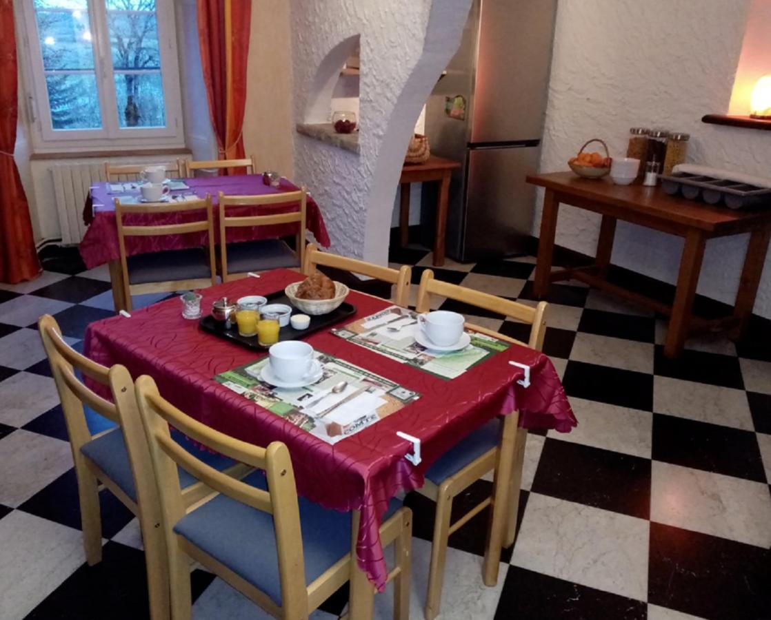 Hotel Les Remparts Nozeroy Exterior foto